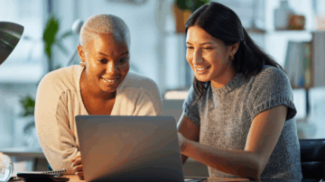 Women building each other up